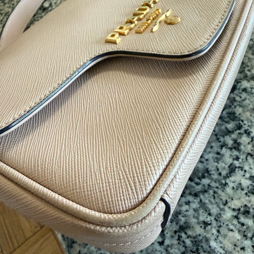 Prada Saffiano Shoulder Bag with Gold Chain - Picture 5 of 11